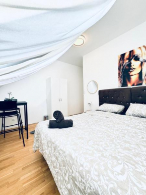 Comfy 4BR Apt- Nearby Schönbrunn